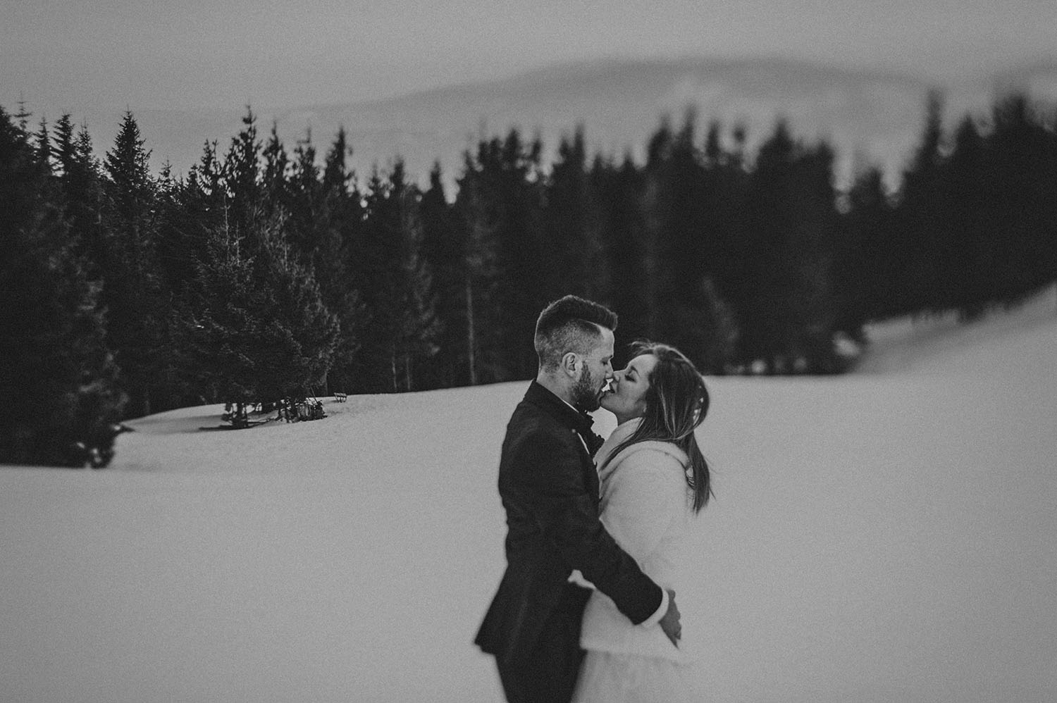 Skrzyczne ,plener ślubny w górach,wesele w górach ,fotografia ślubna Śląsk, Szczyrk zdjęcia ślubne , Tomasz Konopka